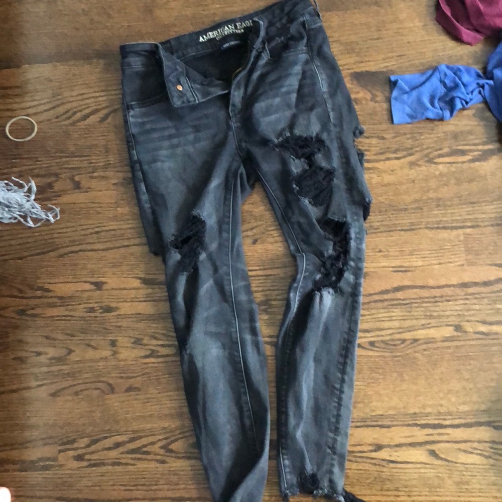 American eagle black distressed jeggings